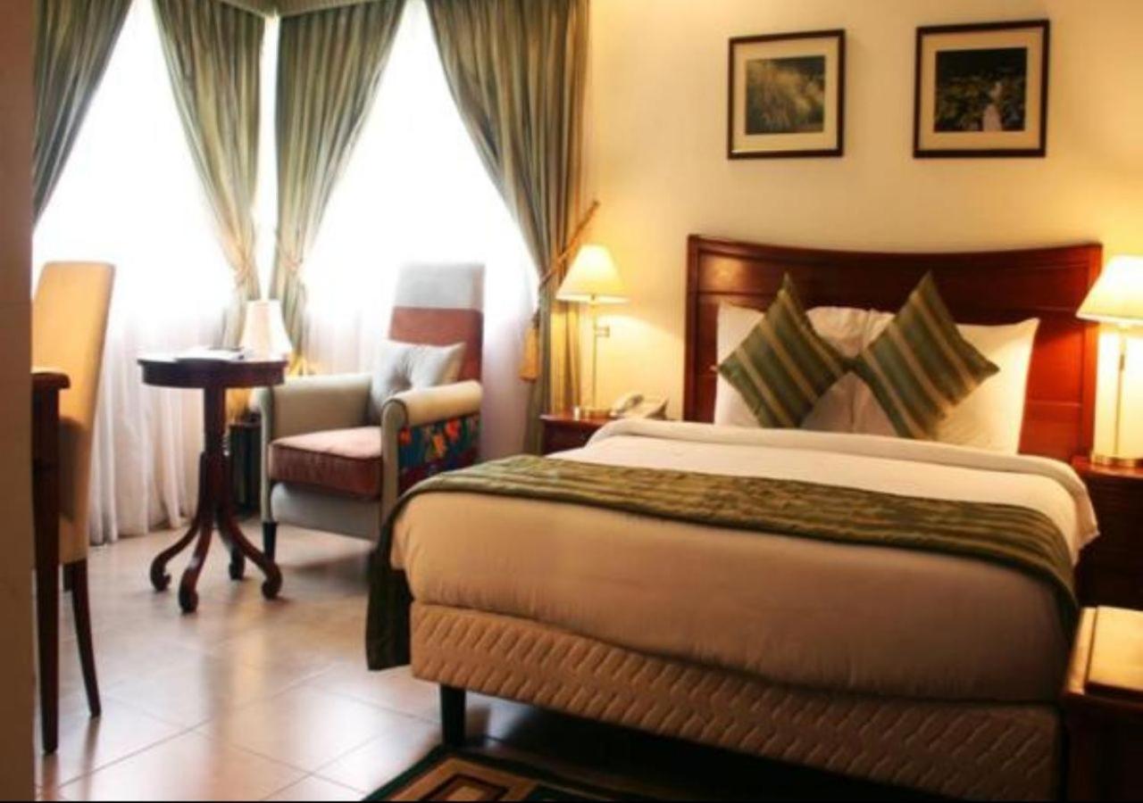 Three Arms Hotel Lagos Esterno foto
