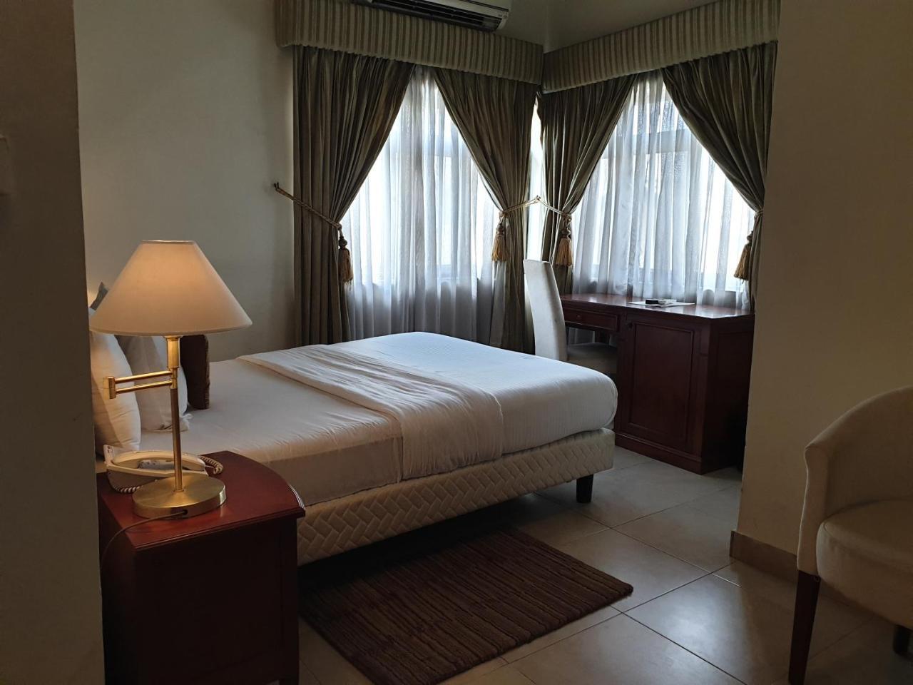 Three Arms Hotel Lagos Esterno foto