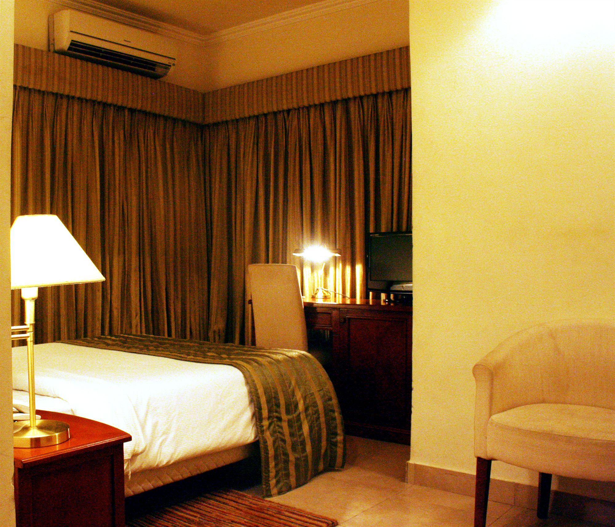 Three Arms Hotel Lagos Esterno foto